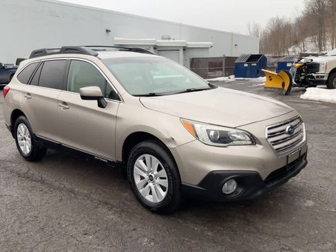 Used 2015 Subaru Outback 2.5i Premium image 2