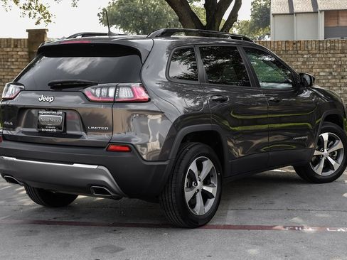 Used 2022 Jeep Cherokee Limited image 15