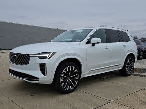 New 2026 Volvo XC90 B6 Plus w/ Protection Package Premier image 3