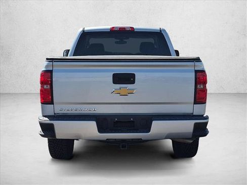 Used 2017 Chevrolet Silverado 1500 Custom w/ Custom Convenience Package AWD/4WD image 6