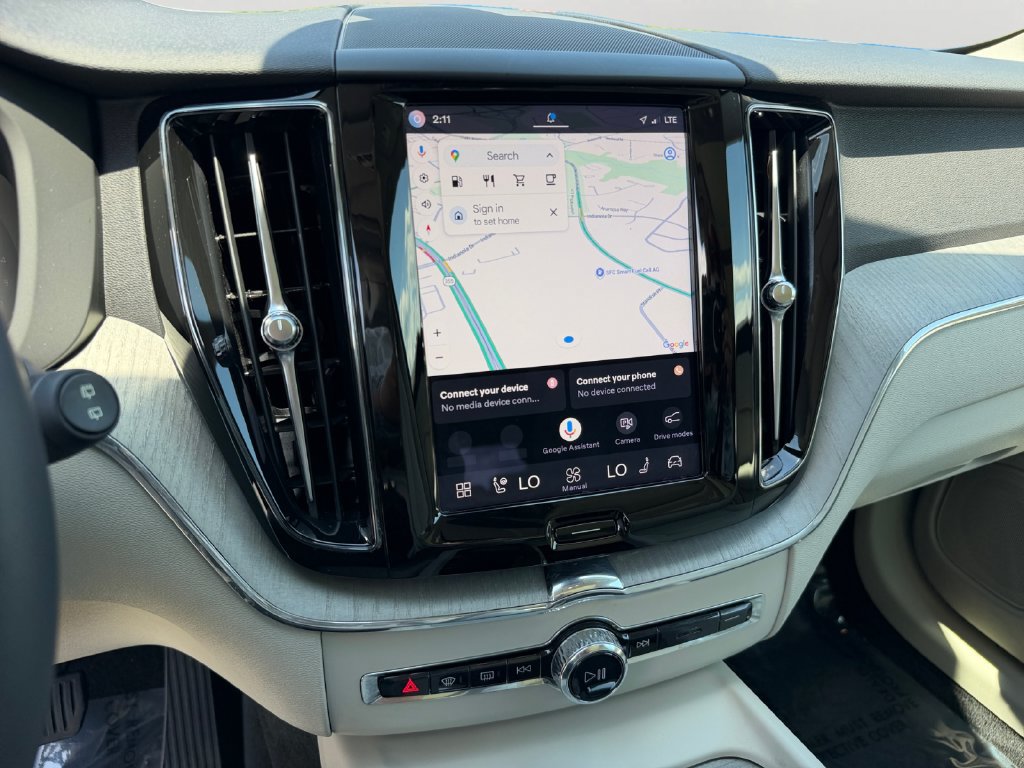 Certified 2024 Volvo XC60 B5 Plus w/ Climate Package AWD/4WD image 21