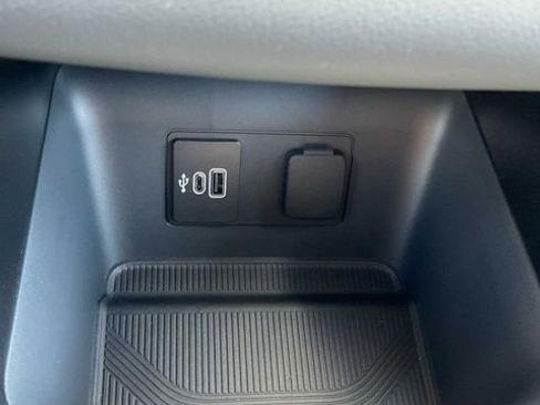 Used 2026 Ford Explorer Active AWD/4WD image 33