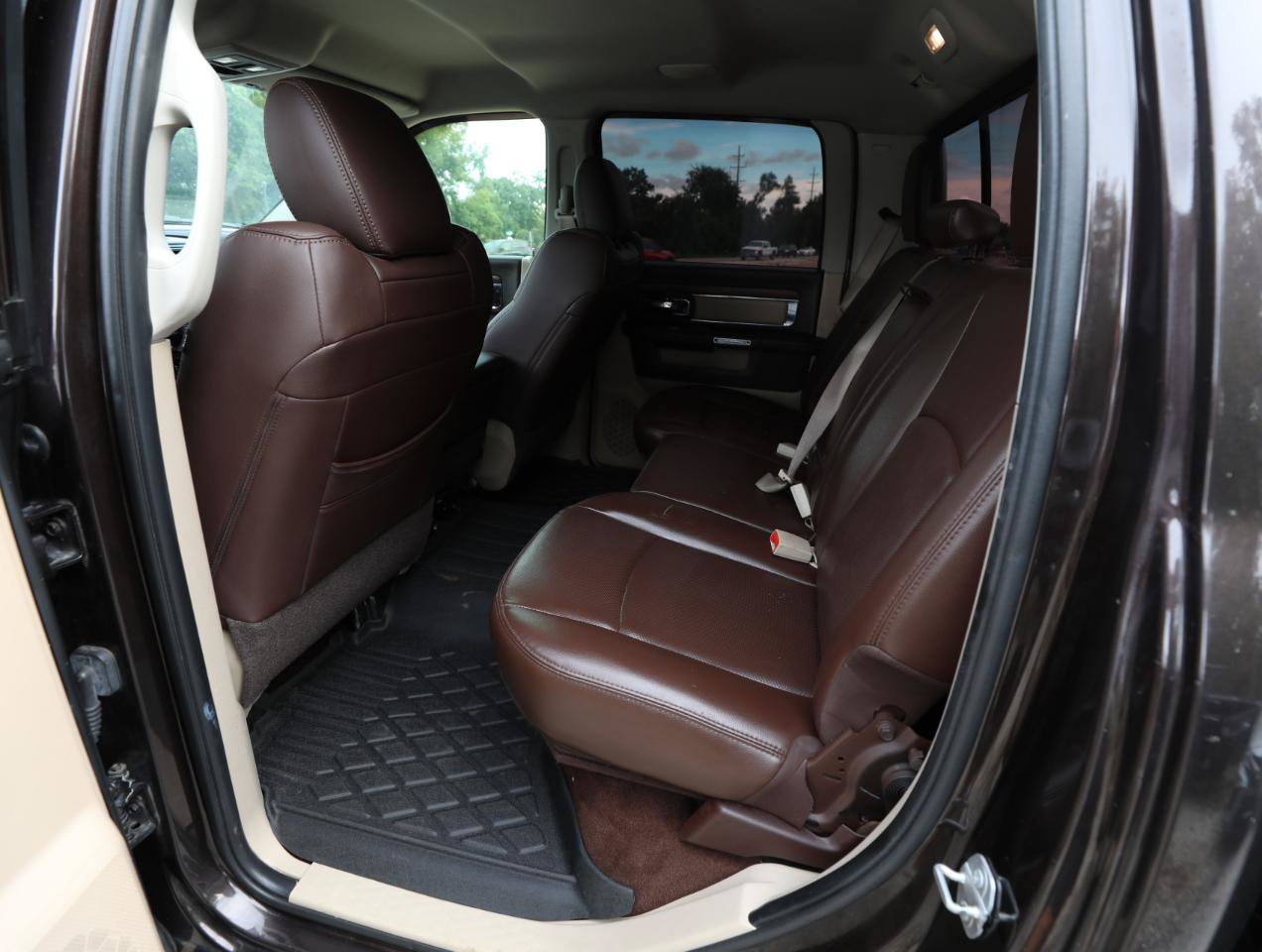 Used 2016 RAM 3500 Laramie w/ Cold Weather Group AWD/4WD image 16