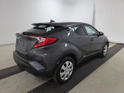 Used 2019 Toyota C-HR LE image 5