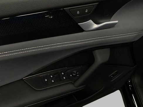 New 2026 Volkswagen Tiguan SE AWD/4WD image 27