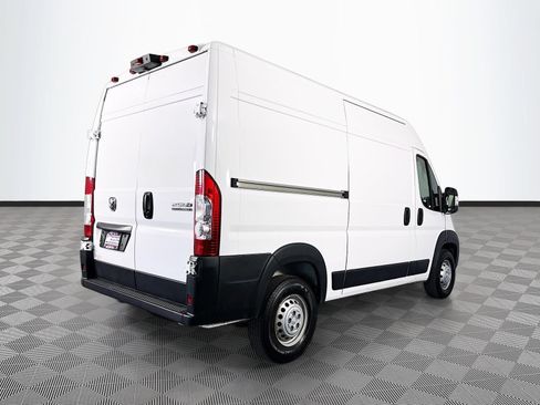 Used 2024 RAM ProMaster 2500 w/ Convenience Group FWD image 7