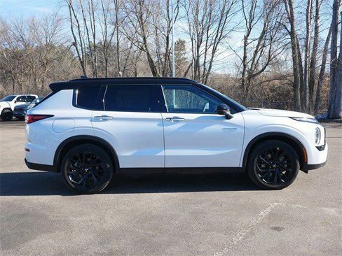 Used 2025 Mitsubishi Outlander SEL Black Edition image 8