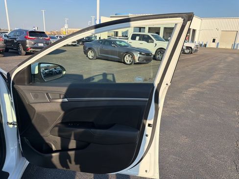 Used 2018 Hyundai Elantra SEL image 30
