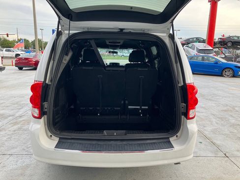 Used 2019 Dodge Grand Caravan GT FWD image 6