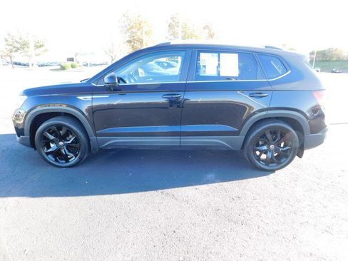 Used 2022 Volkswagen Taos SE w/ Panoramic Sunroof Package image 10