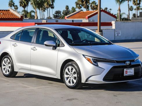 Certified 2025 Toyota Corolla LE image 5
