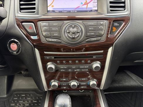 Used 2014 Nissan Pathfinder Platinum w/ Platinum Premium Package image 19