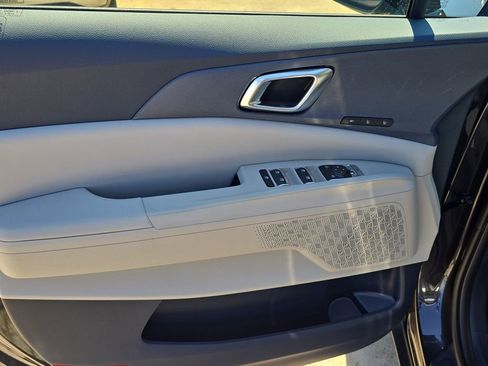 New 2026 Kia Carnival EX image 18