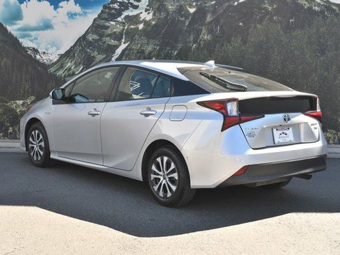 Certified 2019 Toyota Prius XLE w/ Carpet Mat Package image 9