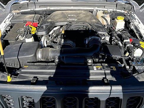 Used 2021 Jeep Gladiator Sport AWD/4WD image 11