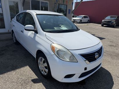 Used 2012 Nissan Versa SV w/ Convenience Pkg
