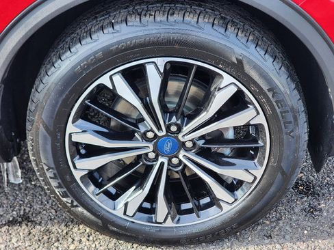 Used 2021 Ford Escape SE w/ SE Sport Appearance Package image 4