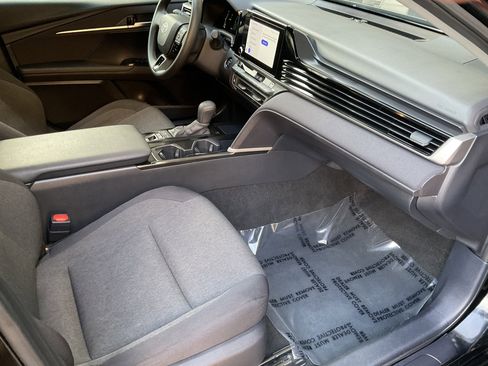 Used 2025 Toyota Camry LE image 26