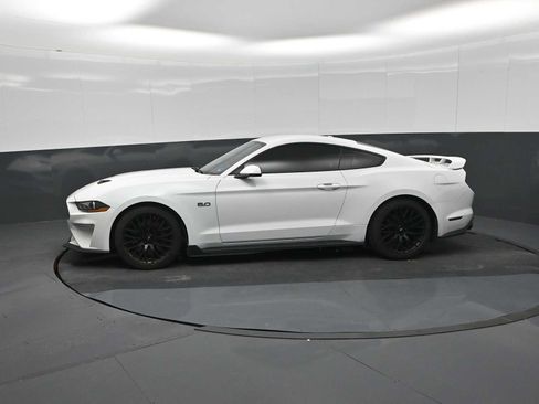 Used 2018 Ford Mustang GT Premium w/ GT Performance Package RWD image 4