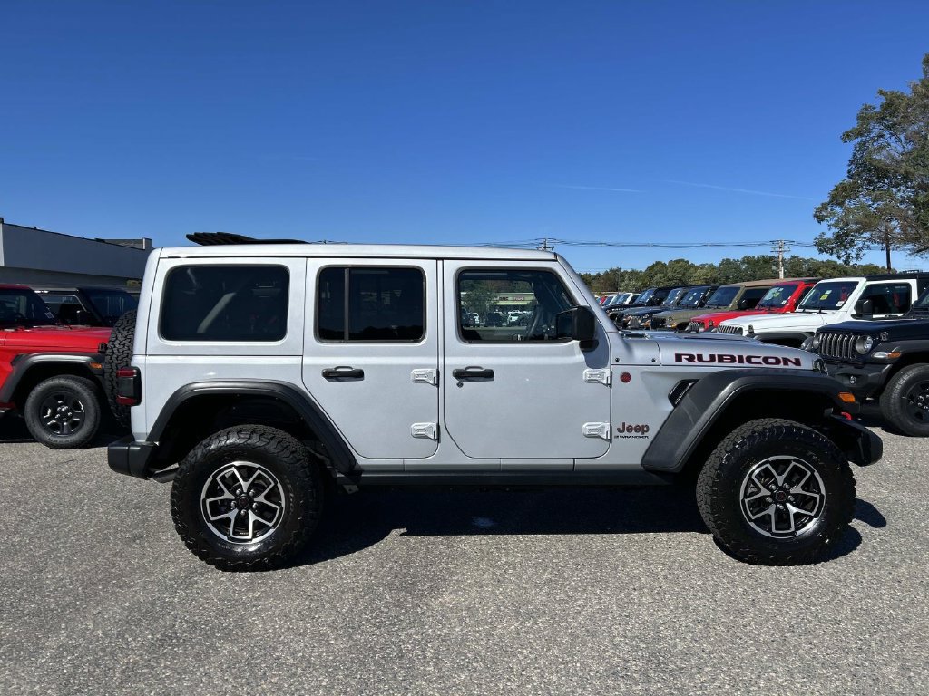 Certified 2024 Jeep Wrangler Unlimited Rubicon w/ Convenience Group AWD/4WD image 2