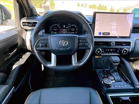 Used 2025 Toyota Tacoma 4x4 Double Cab Hybrid image 8