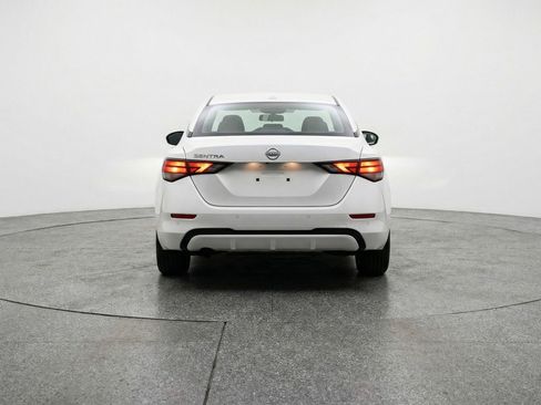 Used 2025 Nissan Sentra SV image 7