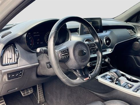 Used 2020 Kia Stinger GT2 image 9