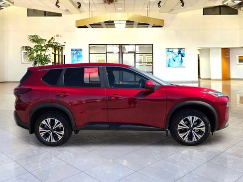 Used 2023 Nissan Rogue SV FWD image 4