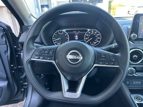 Used 2024 Nissan Sentra SV FWD image 17