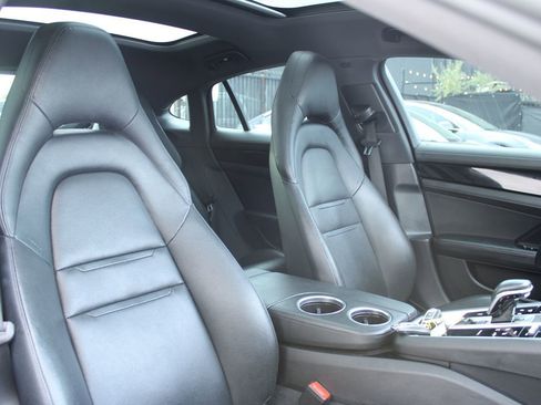 Used 2018 Porsche Panamera 4 image 26