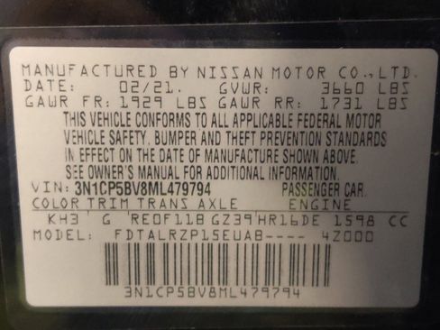 Used 2021 Nissan Kicks S image 33