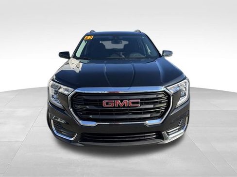 Used 2023 GMC Terrain SLE w/ Driver Convenience Package AWD/4WD image 8