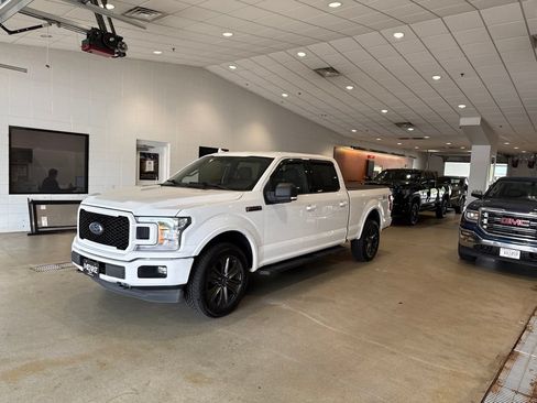 Used 2018 Ford F150 XLT w/ Equipment Group 302A Luxury AWD/4WD image 3