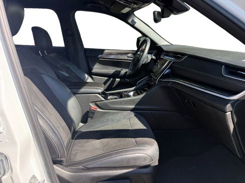 Certified 2022 Jeep Grand Cherokee L Laredo RWD image 15