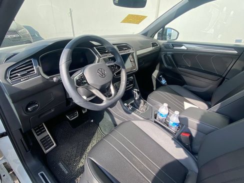 Used 2024 Volkswagen Tiguan SE R-Line FWD image 7