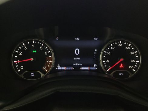 Used 2021 Jeep Renegade Latitude FWD image 23