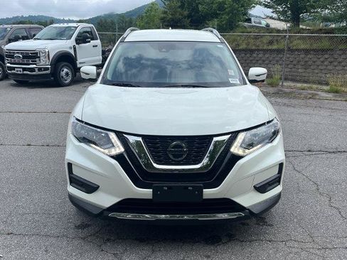 Used 2019 Nissan Rogue SV w/ Premium Package FWD image 5
