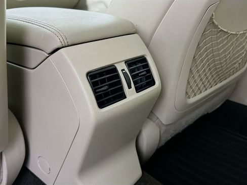 Used 2014 Subaru Outback 3.6R Limited AWD/4WD image 28