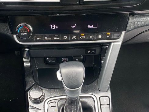 Used 2022 Kia Seltos EX image 11