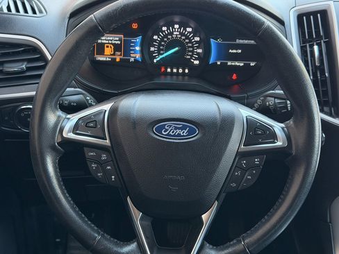 Used 2022 Ford Edge SEL image 32
