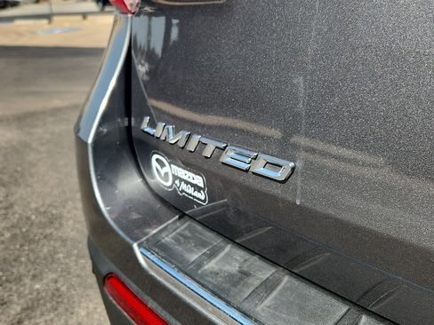 Used 2023 Ford Explorer Limited w/ Limited Technology Package RWD image 10