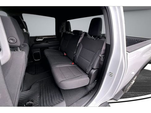 Used 2025 Chevrolet Silverado 2500 LT w/ Convenience Package image 26