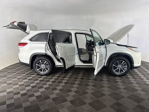 Used 2019 Toyota Highlander XLE w/ Protection Package #3 AWD/4WD image 13