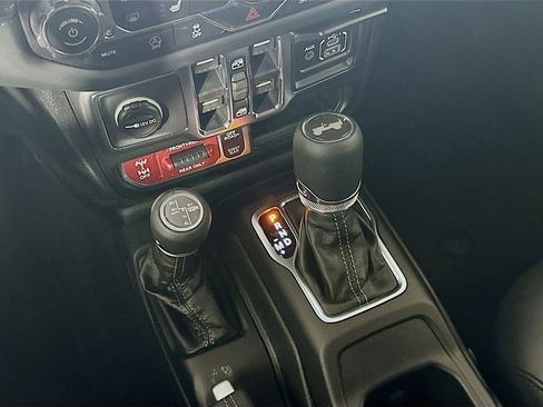 New 2026 Jeep Wrangler Unlimited Rubicon image 12