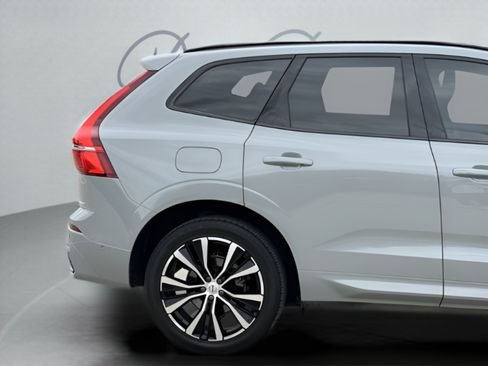 Used 2025 Volvo XC60 B5 Plus AWD/4WD image 36