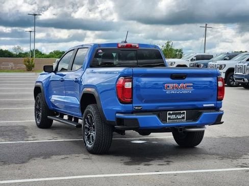 New 2025 GMC Canyon Elevation w/ Convenience Package image 3