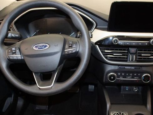 Used 2020 Ford Escape SE image 14
