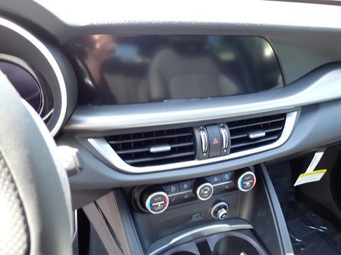 New 2025 Alfa Romeo Stelvio Sprint image 19