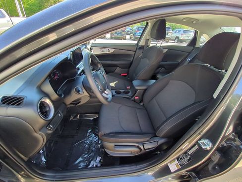 Used 2024 Kia Forte LXS FWD image 16