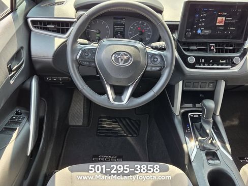 Used 2024 Toyota Corolla Cross AWD Hybrid image 11